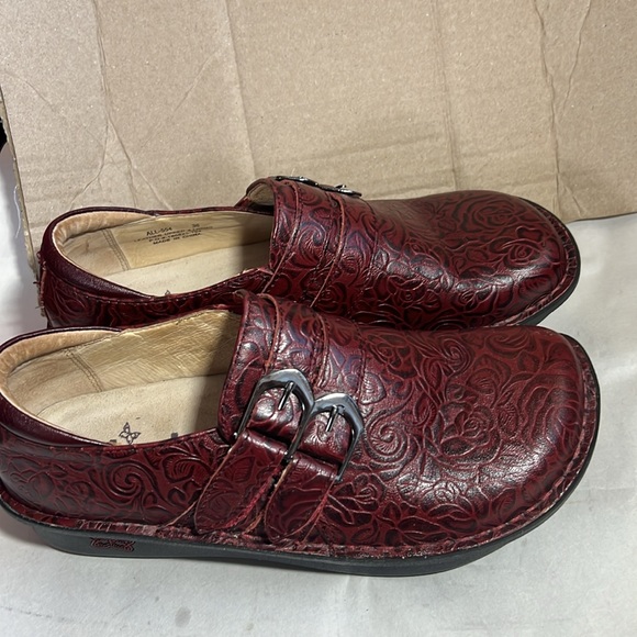 Algeria by PG Lite women clogs size 5.5 embossed leather - Picture 7 of 8